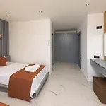 Вилла Modern 4 Bedroom With Sea Views & Salt-water Pool *