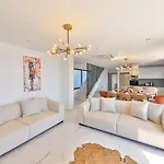 Modern 4 Bedroom With Sea Views & Salt-water Pool Вилла *