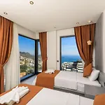 Вилла Modern 4 Bedroom With Sea Views & Salt-water Pool *
