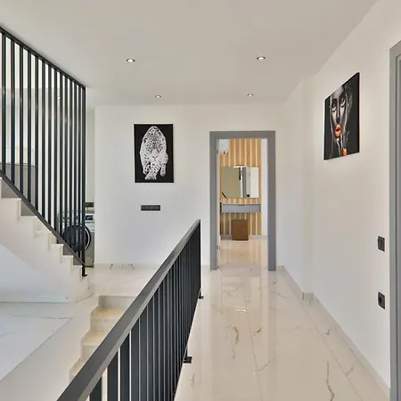Вилла Modern 4 Bedroom With Sea Views & Salt-water Pool Каш