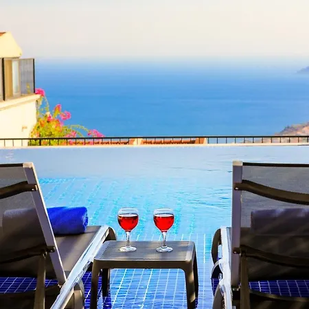 فيلة Modern 4 Bedroom With Sea Views & Salt-water Pool كاس