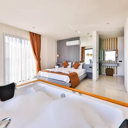 Modern 4 Bedroom With Sea Views & Salt-water Pool * كاس