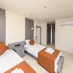 فيلة Modern 4 Bedroom With Sea Views & Salt-water Pool *