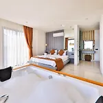 Modern 4 Bedroom With Sea Views & Salt-water Pool * كاس