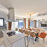 Modern 4 Bedroom With Sea Views & Salt-water Pool فيلة *