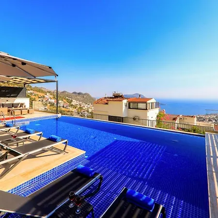 Modern 4 Bedroom With Sea Views & Salt-water Pool فيلة *