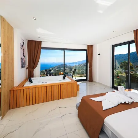 Modern 4 Bedroom With Sea Views & Salt-water Pool 卡斯