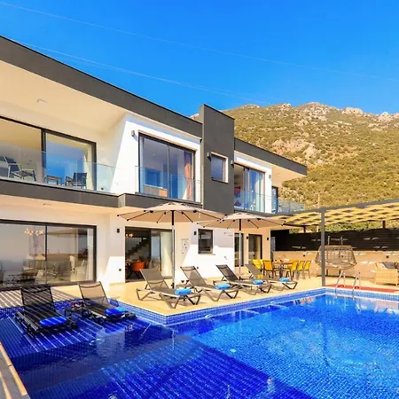 别墅 Modern 4 Bedroom With Sea Views & Salt-water Pool