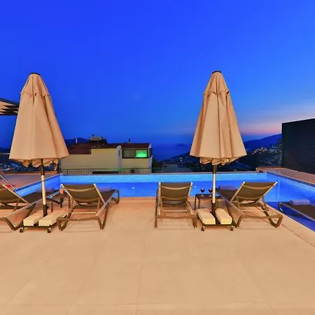 Modern 4 Bedroom With Sea Views & Salt-water Pool * 卡斯